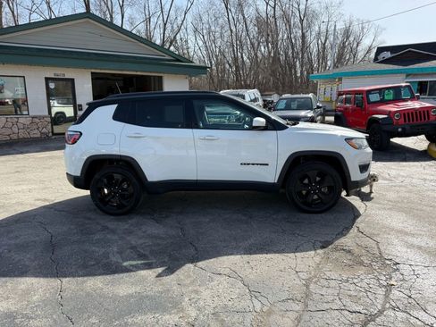 Used 2019 Jeep Compass Latitude image 6