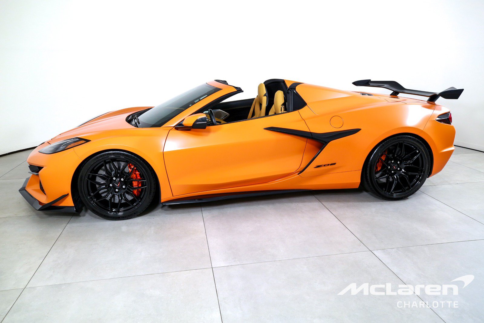 Used 2023 Chevrolet Corvette Z06 w/ Z07 Performance Package RWD image 6