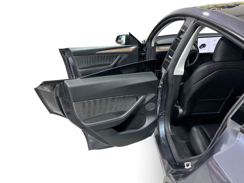 Certified 2023 Tesla Model Y Long Range AWD/4WD image 10