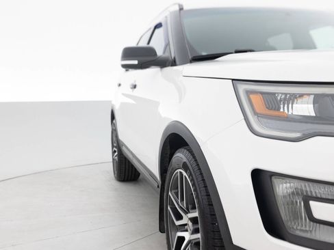Used 2017 Ford Explorer Sport w/ Equipment Group 401A AWD/4WD image 11