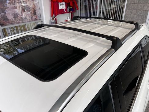 Certified 2021 Toyota Highlander XLE image 13