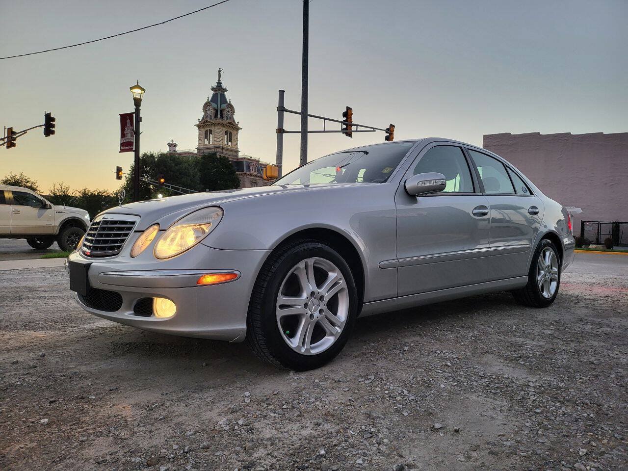 Used 2004 Mercedes-Benz E 500 4MATIC Sedan image 1