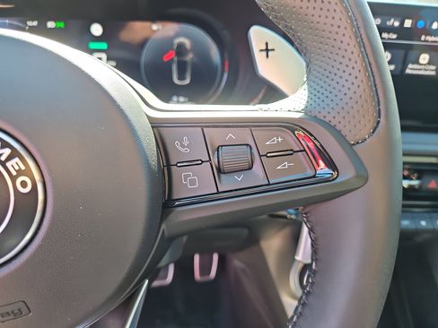 Used 2024 Alfa Romeo Tonale Veloce image 17