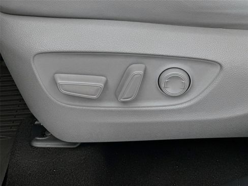 Used 2021 Toyota Highlander Limited AWD/4WD image 23
