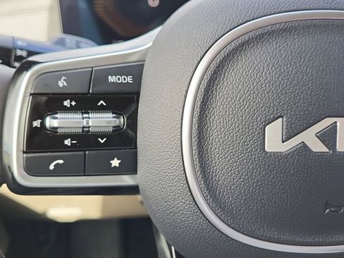 New 2026 Kia Carnival EX FWD image 18