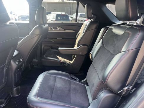 Used 2025 Ford Explorer ST AWD/4WD image 13