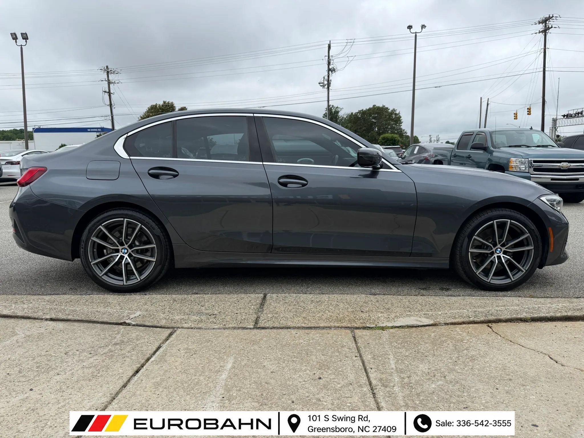 Used 2019 BMW 330i xDrive Sedan w/ Convenience Package AWD/4WD image 6