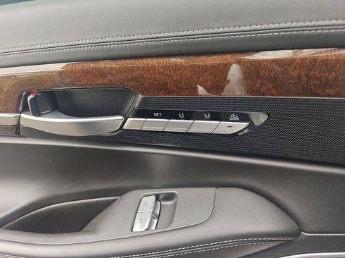 Used 2017 Genesis G90 5.0 Ultimate image 14