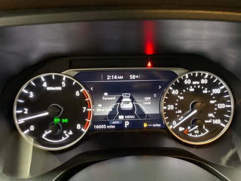 Used 2023 Nissan Rogue SV w/ SV Premium B Package image 16