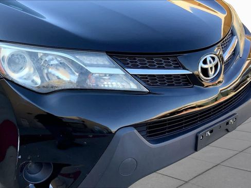 Used 2015 Toyota RAV4 LE FWD image 32