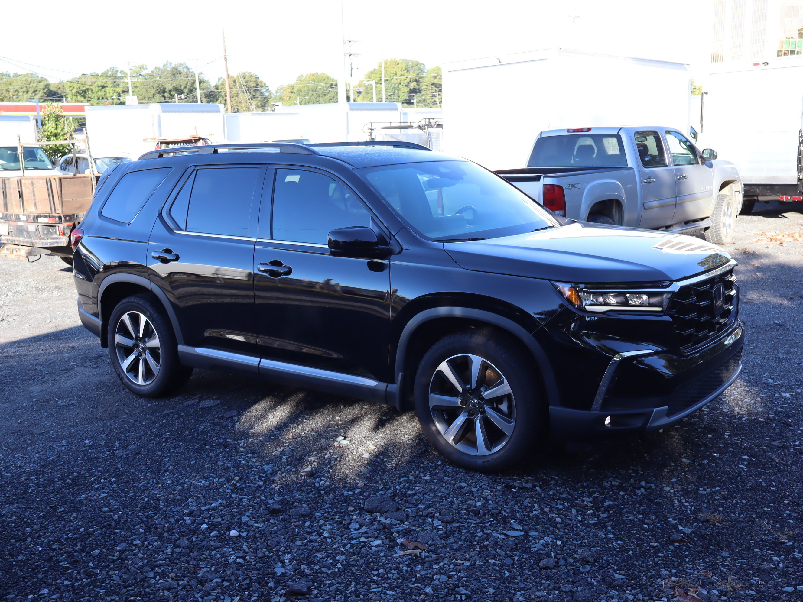 Used 2025 Honda Pilot Elite image 2