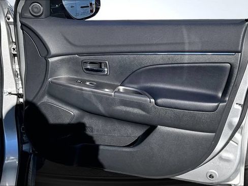 Used 2025 Mitsubishi Outlander Sport AWD image 26