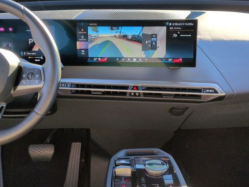 Certified 2025 BMW iX xDrive50 image 30