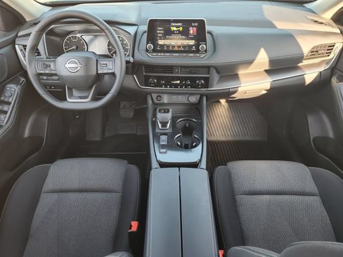 Used 2026 Nissan Rogue SV FWD image 17