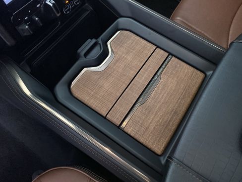 Used 2023 RAM 2500 Limited image 36