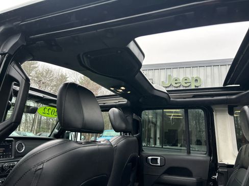 Used 2022 Jeep Wrangler Unlimited Sahara w/ Cold Weather Group image 31