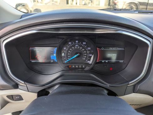 Used 2019 Ford Fusion SE image 25