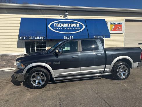 Used 2017 RAM 1500 Laramie AWD/4WD image 2