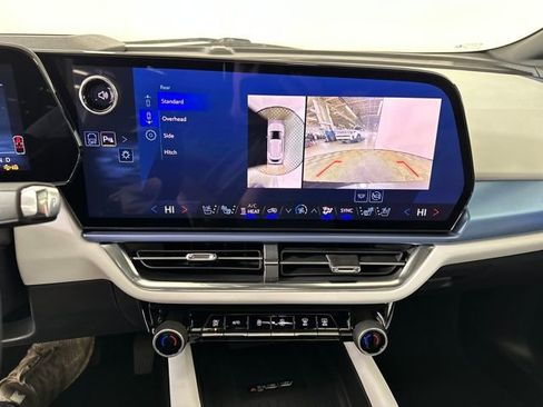 Used 2025 Chevrolet Equinox EV LT w/ Convenience Package II image 21