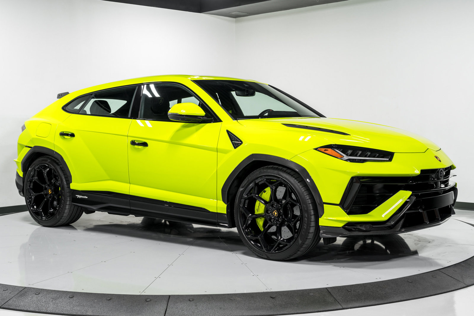 Used 2024 Lamborghini Urus Performante AWD/4WD image 47