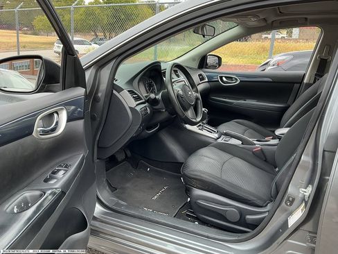 Used 2019 Nissan Sentra SR Turbo w/ Exterior Package FWD image 8