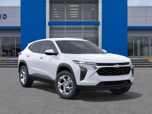 New 2026 Chevrolet Trax LS w/ LS Convenience Package FWD image 31