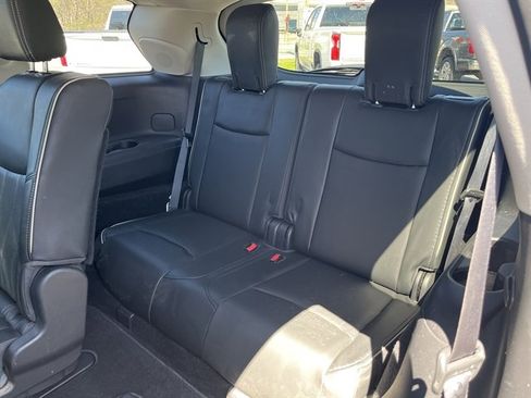 Used 2019 INFINITI QX60 Luxe w/ Essential Package image 39