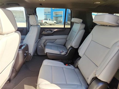 New 2026 GMC Yukon XL Elevation image 9