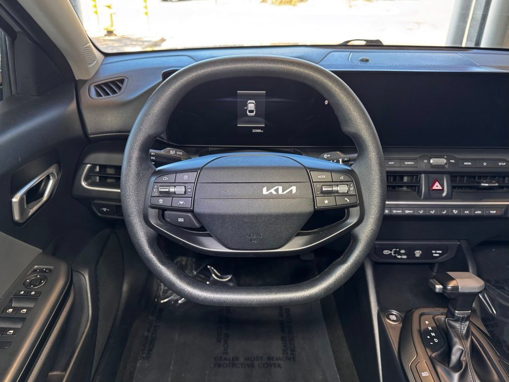 Used 2025 Kia K4 FWD image 14