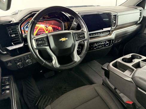 Used 2024 Chevrolet Silverado 2500 LT w/ Convenience Package image 18