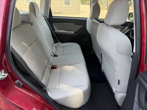 Used 2014 Subaru Forester 2.5i AWD/4WD image 21