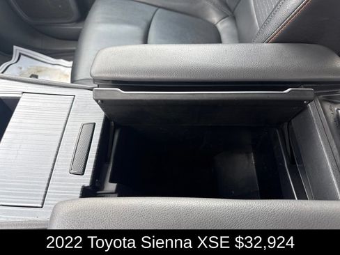Used 2022 Toyota Sienna XSE w/ XSE Plus Package AWD/4WD image 34