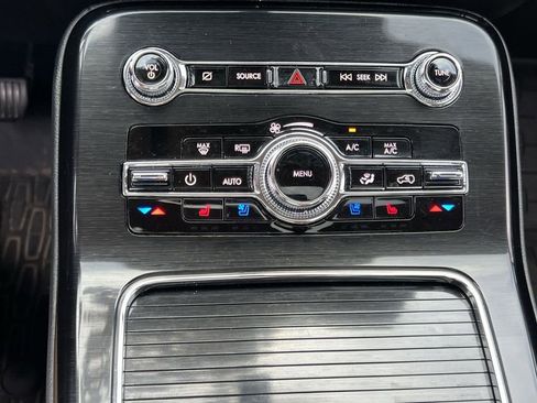 Used 2022 Lincoln Nautilus Reserve image 19
