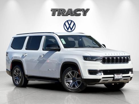 Used 2024 Jeep Wagoneer Series II w/ Flexible Seating Group AWD/4WD image 2
