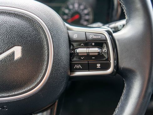 Used 2023 Kia Sorento EX image 19