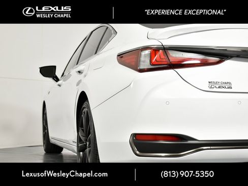 Used 2022 Lexus ES 300h F Sport image 9