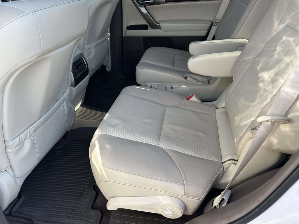 Used 2018 Lexus GX 460 Premium AWD/4WD image 16