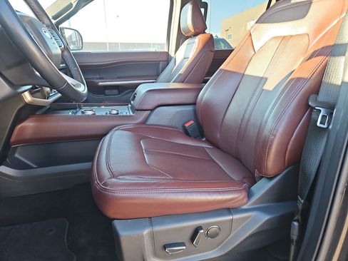 Used 2024 Ford Expedition Limited image 15