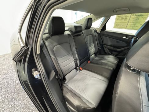 Used 2026 Volkswagen Jetta SEL FWD image 33