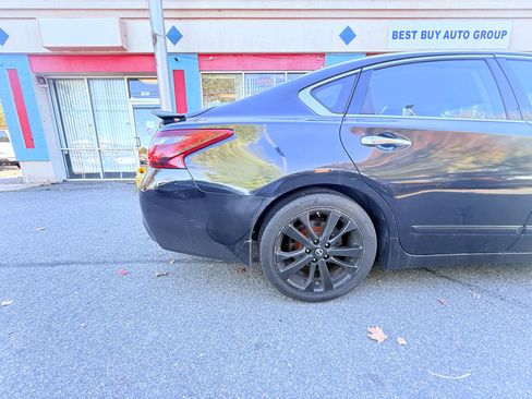 Used 2017 Nissan Altima 2.5 SR w/ Midnight Edition Package image 10