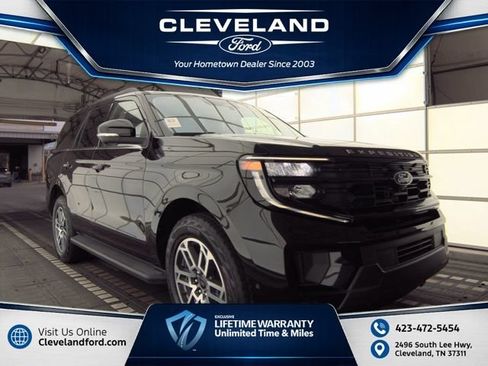 Used 2025 Ford Expedition Active AWD/4WD image 1