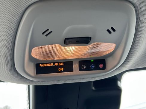 Used 2025 Chevrolet Trax LT image 18