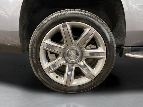 Used 2020 Cadillac Escalade Luxury RWD image 31