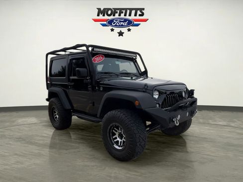 Used 2016 Jeep Wrangler Sport image 7