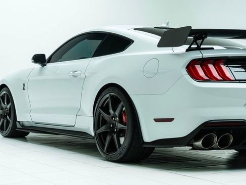 Used 2021 Ford Mustang Shelby GT500 w/ Carbon Fiber Track Pack image 21