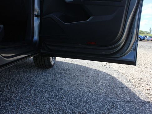 Used 2019 Volkswagen Tiguan S image 43