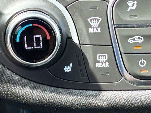 Used 2025 Chevrolet Malibu LT image 20