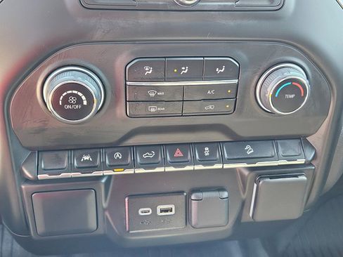 Used 2025 Chevrolet Silverado 1500 Custom Trail Boss w/ Dark Appearance Package image 14