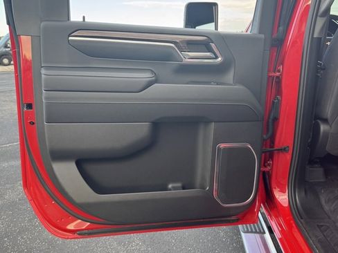 Used 2024 Chevrolet Silverado 2500 LT w/ Convenience Package image 16