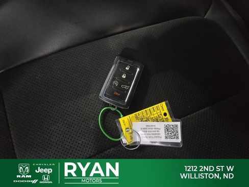 Used 2023 Jeep Grand Cherokee L Laredo AWD/4WD image 25